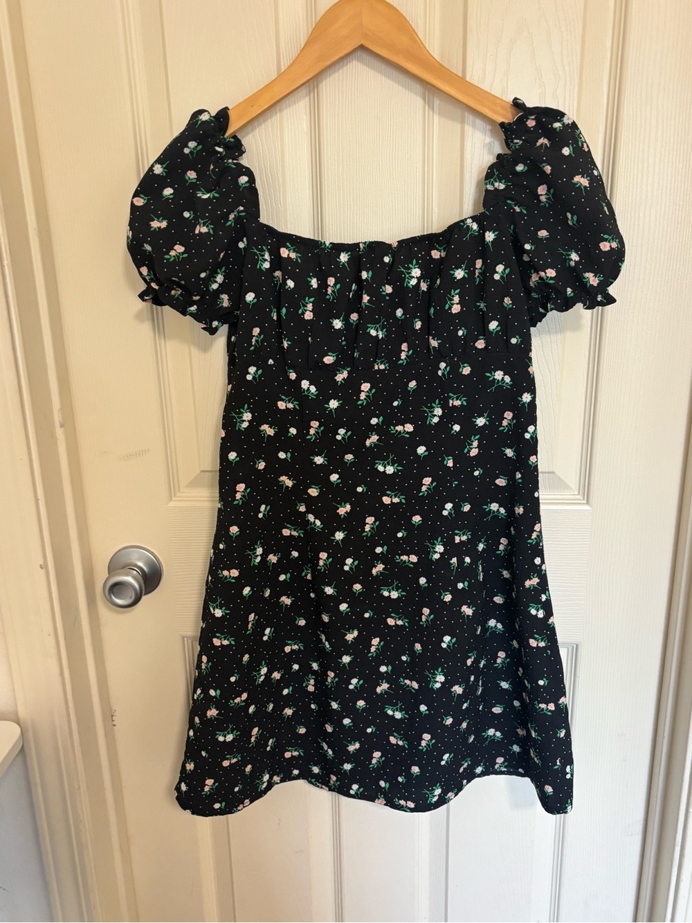 H&M Divided Black Floral Puff Sleeve Mini Dress Spring Brunch Garden Party Style - Picture 5 of 7